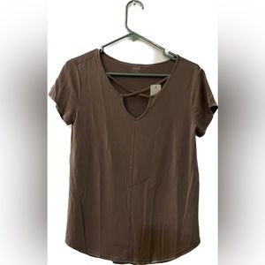 Short sleeve grey shirt